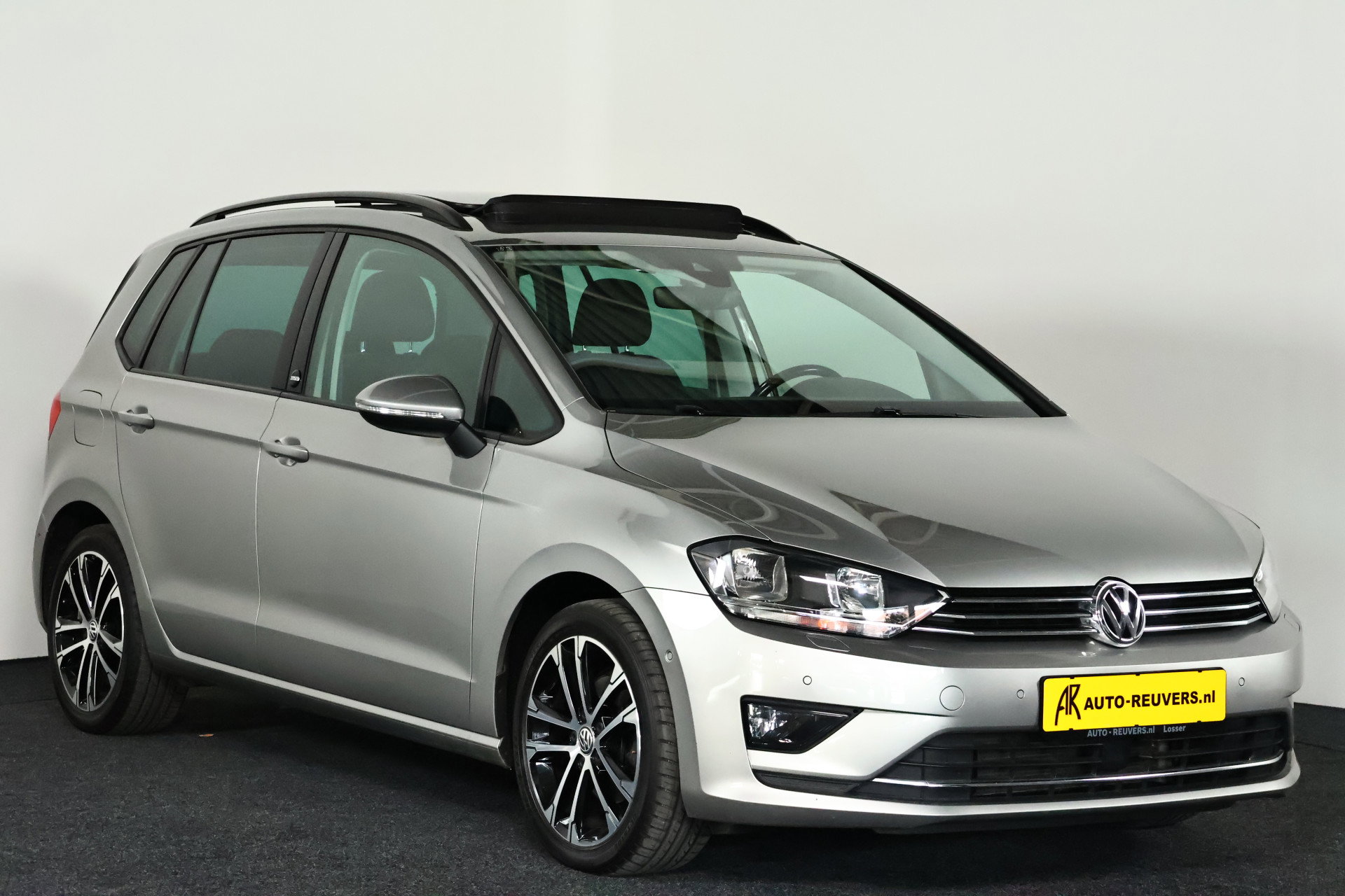 Volkswagen Golf SportsVan