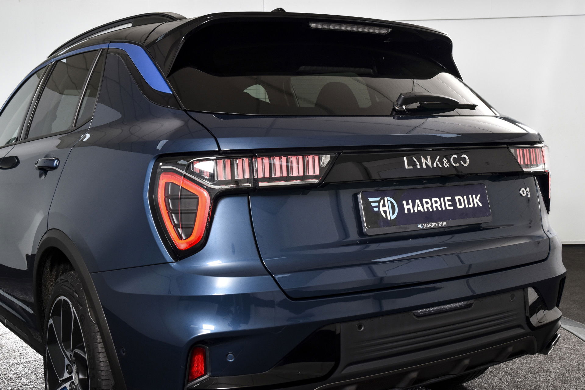 Lynk & Co - 01