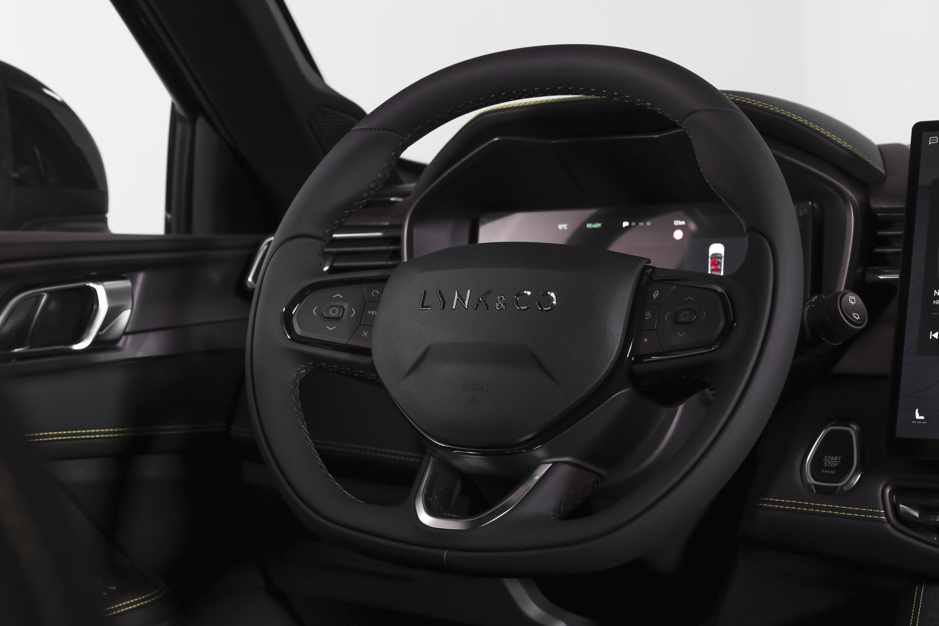 Lynk & Co - 01