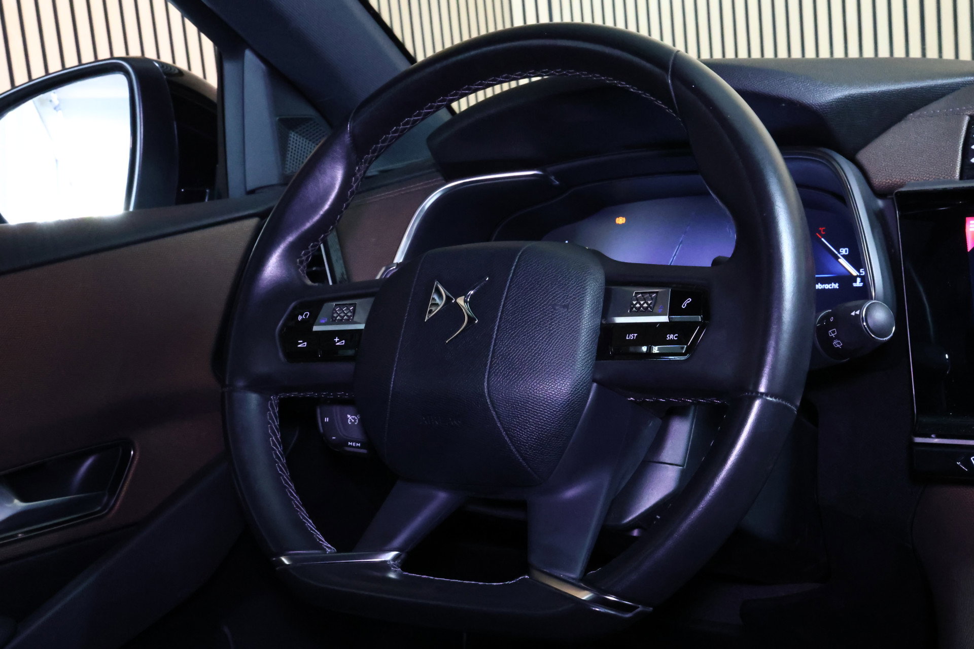DS Crossback 1.6 PureTech Be Chic AVM AUTOM NAVI CLIMA CARPLAY CRUISE '20 - foto 27