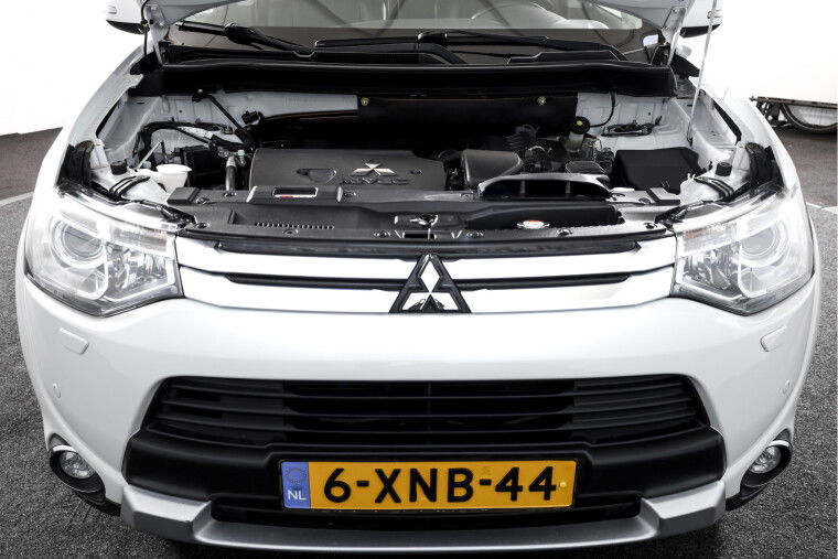 Mitsubishi - Outlander