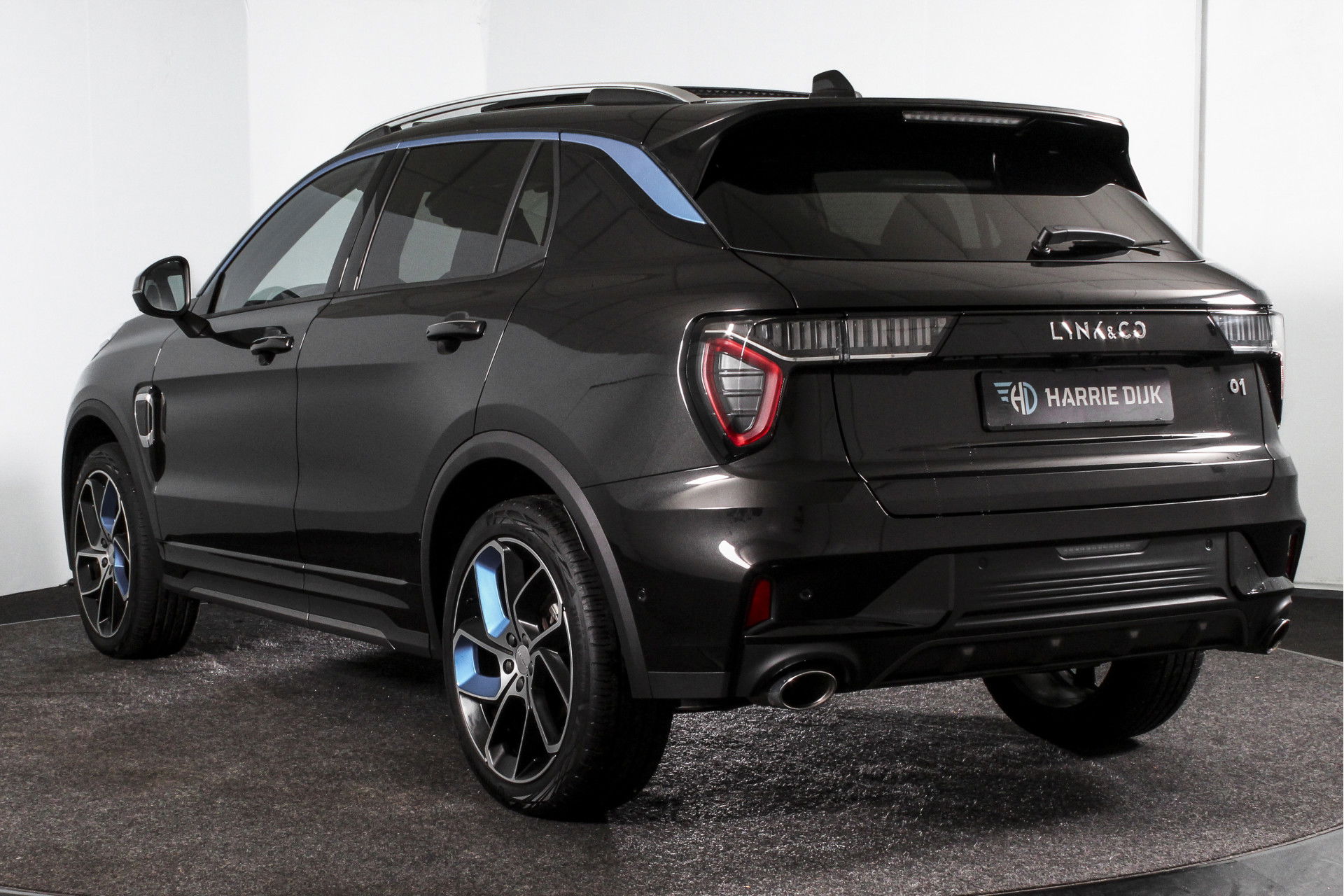 Lynk & Co - 01