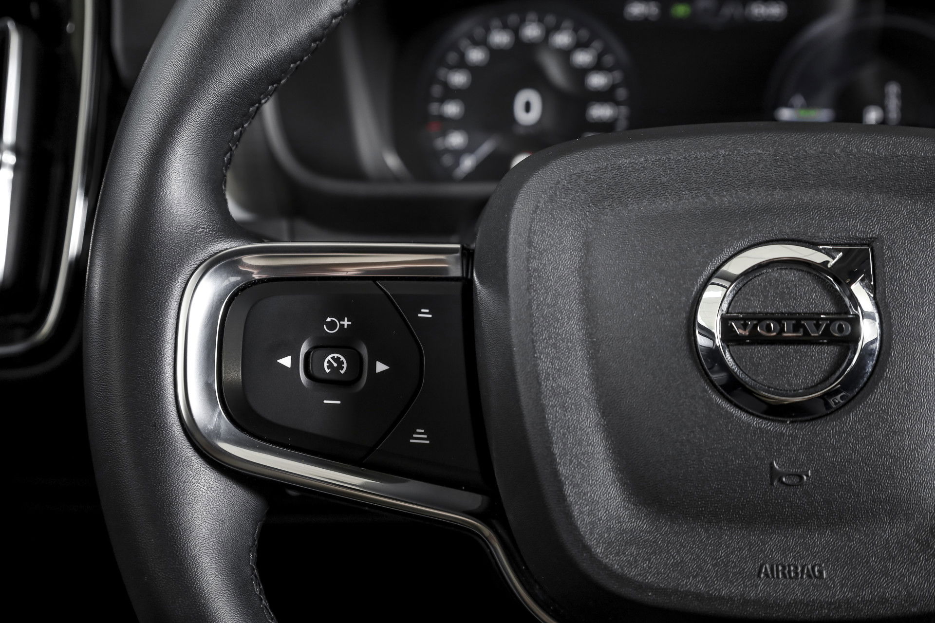 Volvo - XC40