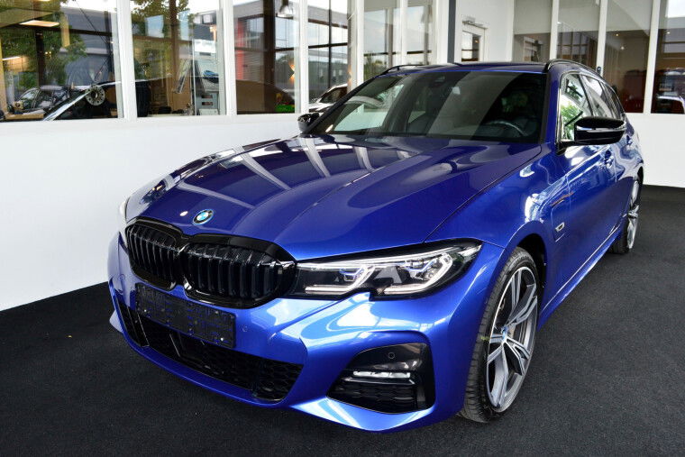 Foto van BMW 3 Serie Touring 330e Hybride M-Sportedition | M-Stoelen !