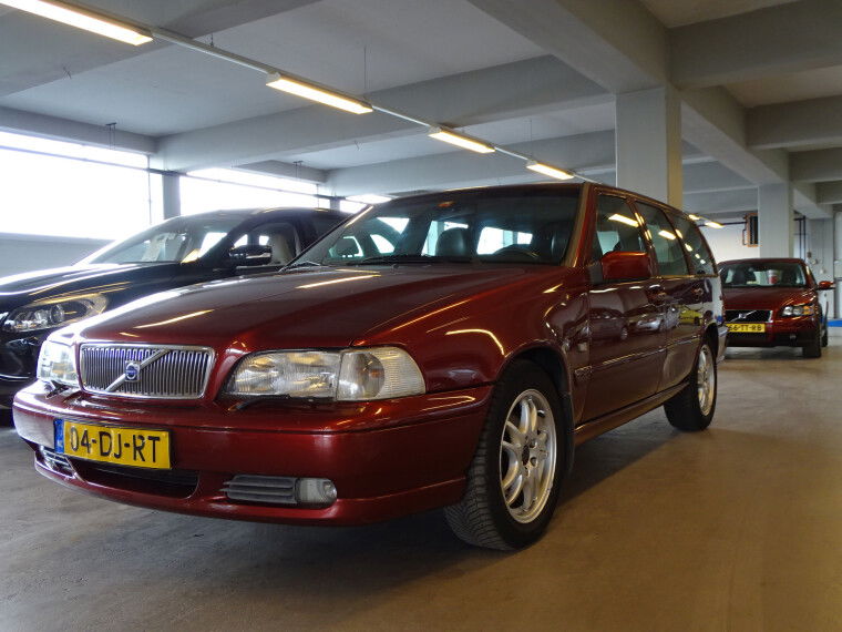 Foto van Volvo V70 2.4 Europa | Ruimtewonder | Achterbankverwarming