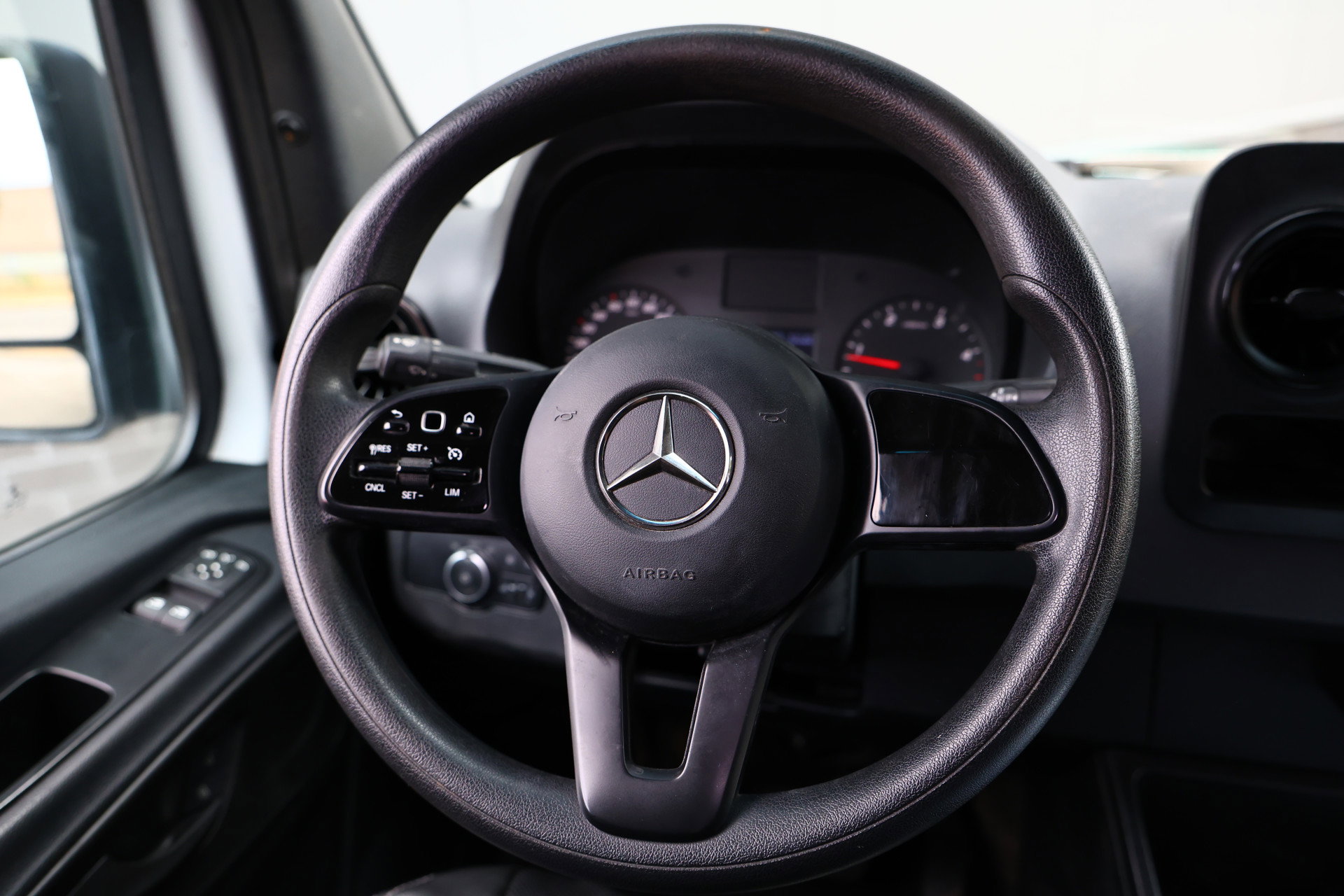 Mercedes-Benz 315 1.9 CDI L1H2 AVM AUTOMAAT AIRCO KEYLESS START CRUISE BT EX BTW! - foto 32