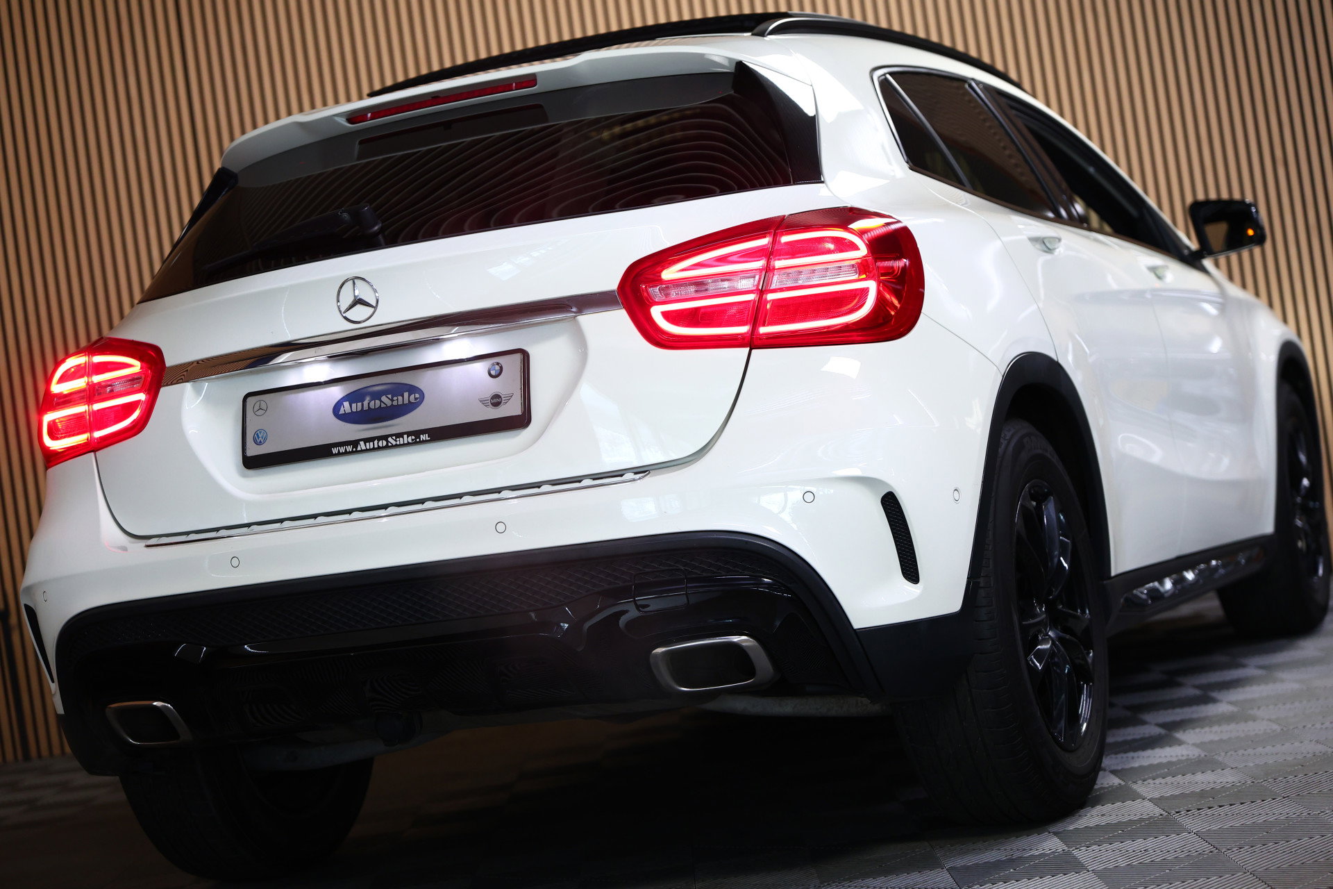 Mercedes-Benz GLA 250 AUTOM 63000km AMG PANODAK LED AFN-TRHAK "15 - foto 13