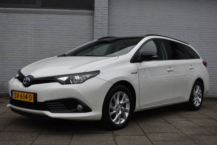 Foto van Toyota Auris Touring Sports 1.8 Hybrid Energy Plus Automaat 136pk