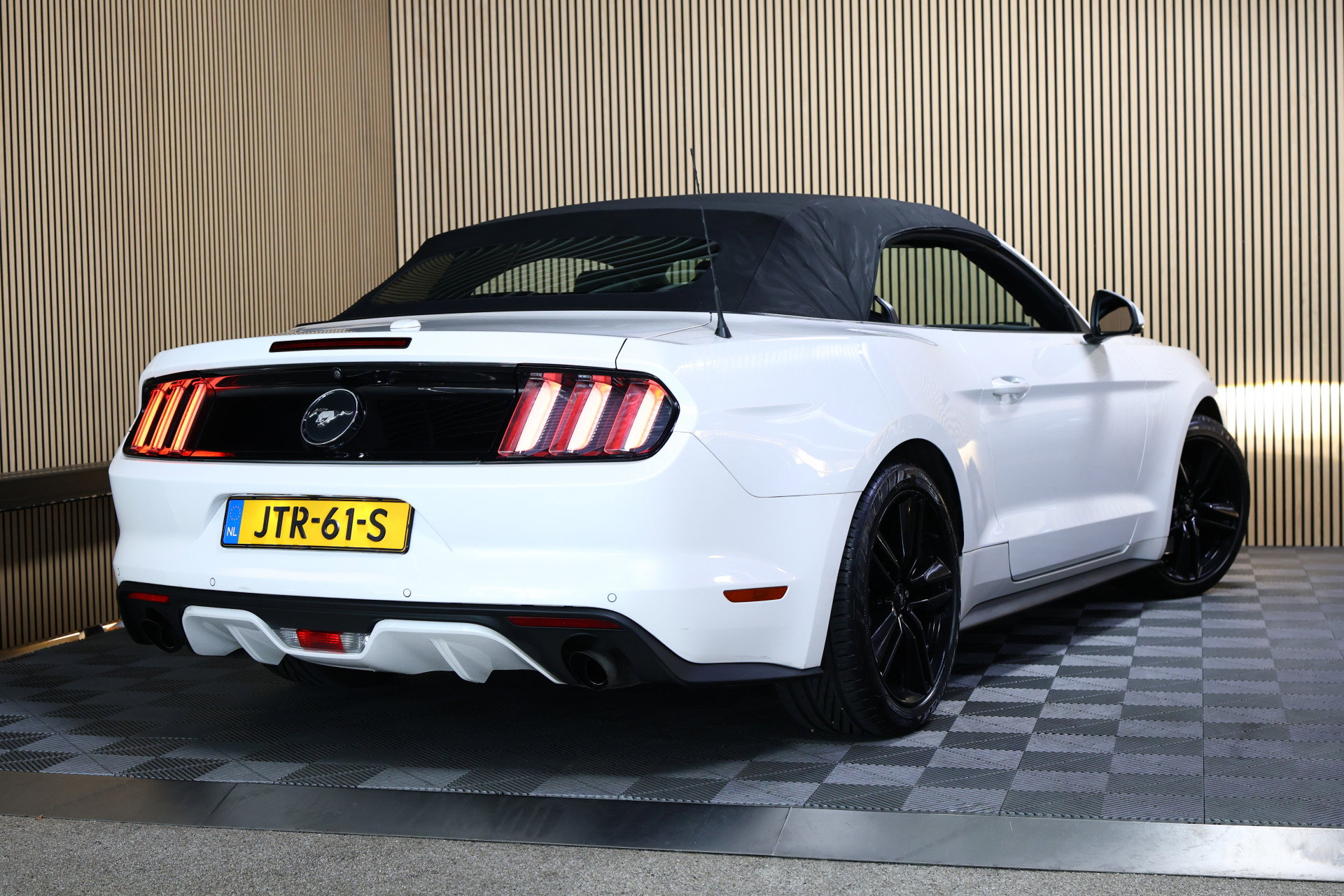 Ford Convertible 2.3 EcoBoost AVM NAVI CLIMA CAMERA KEYLSS PDC CRUISE LEDER SUBWH "19 - foto 3