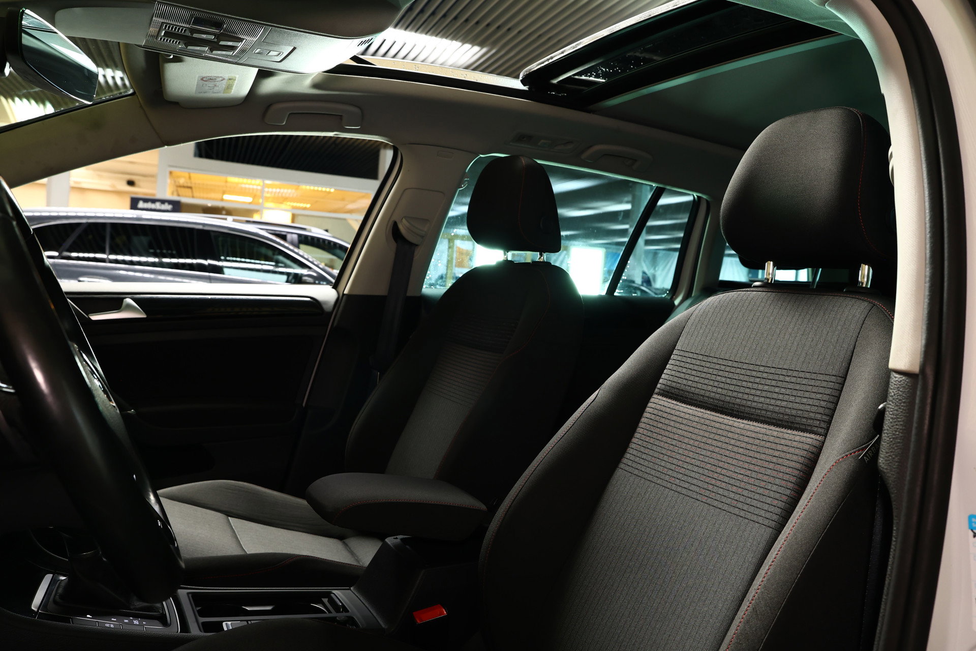 Volkswagen Variant 1.4 TSI Highline AUTOMAAT PANORAMADAK NAVI CARPLAY STOELVW "17 - foto 24
