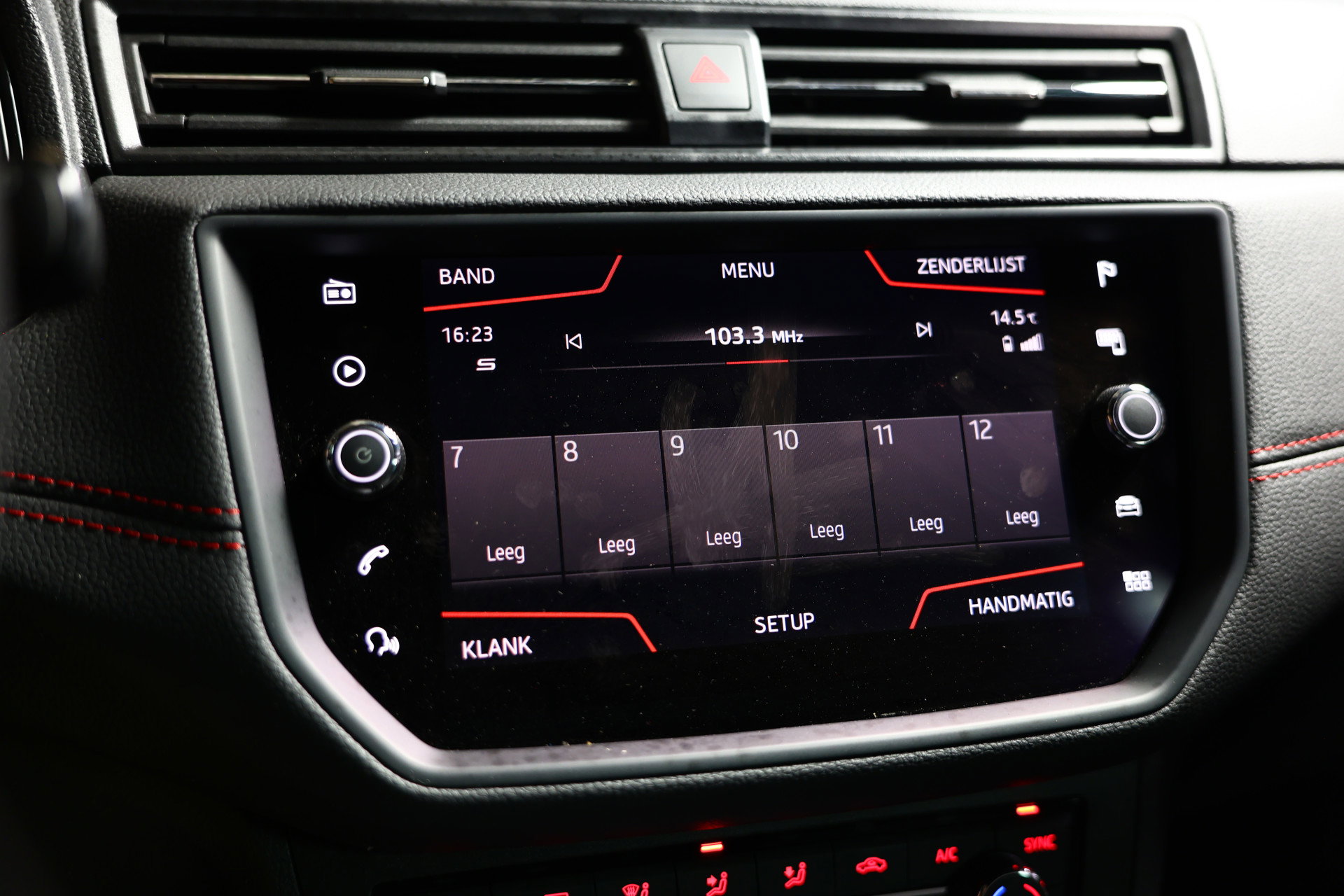 SEAT 1.0 TSI FR NAVI CLIMA CRUISE SFEER BEATS PDC LED CAMERA BT NFC SDP '19 - foto 22