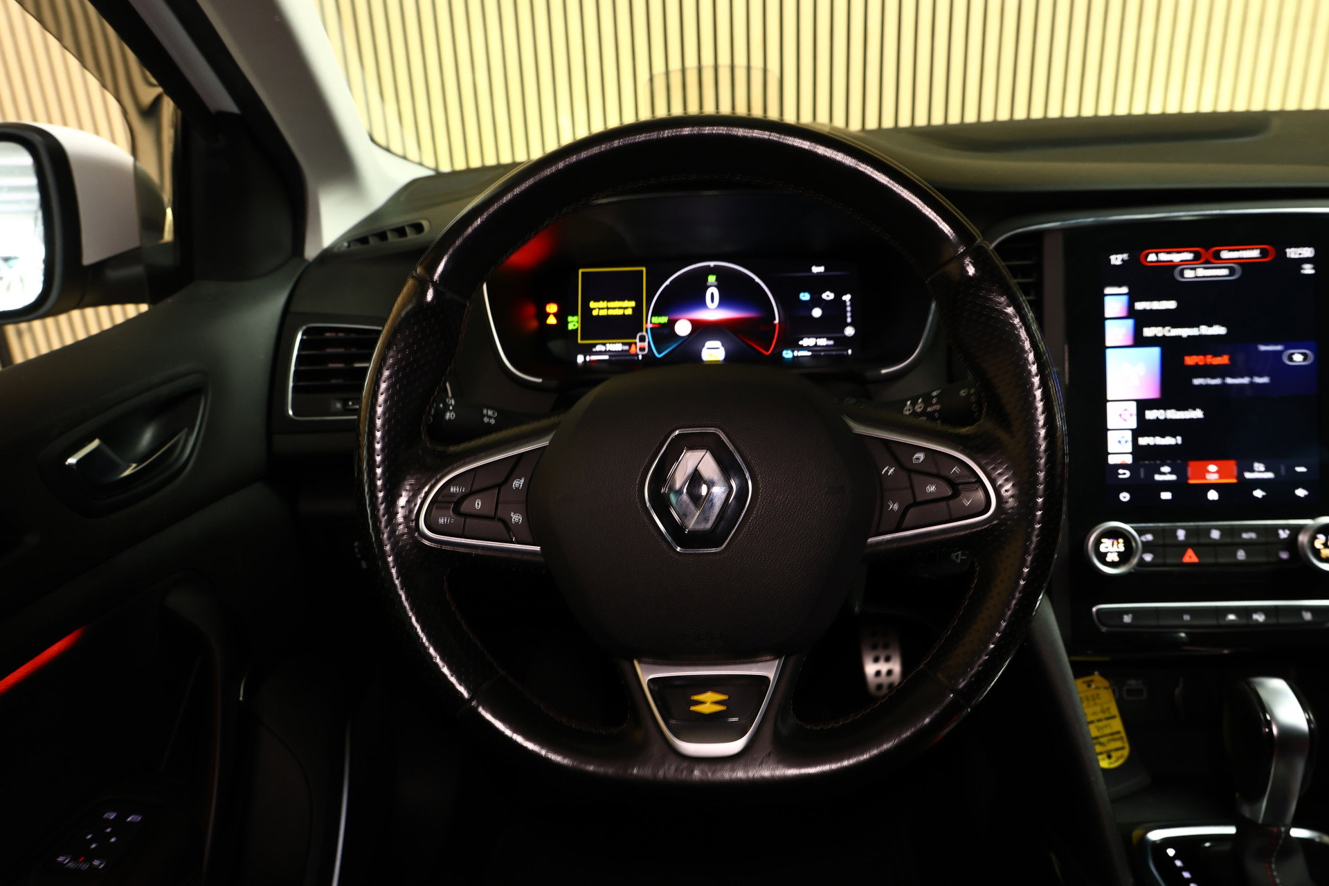 Renault Estate 1.6 Plug-In Hybrid 160 RS Line BOSE CARPLAY PDC CAMERA "21 - foto 12