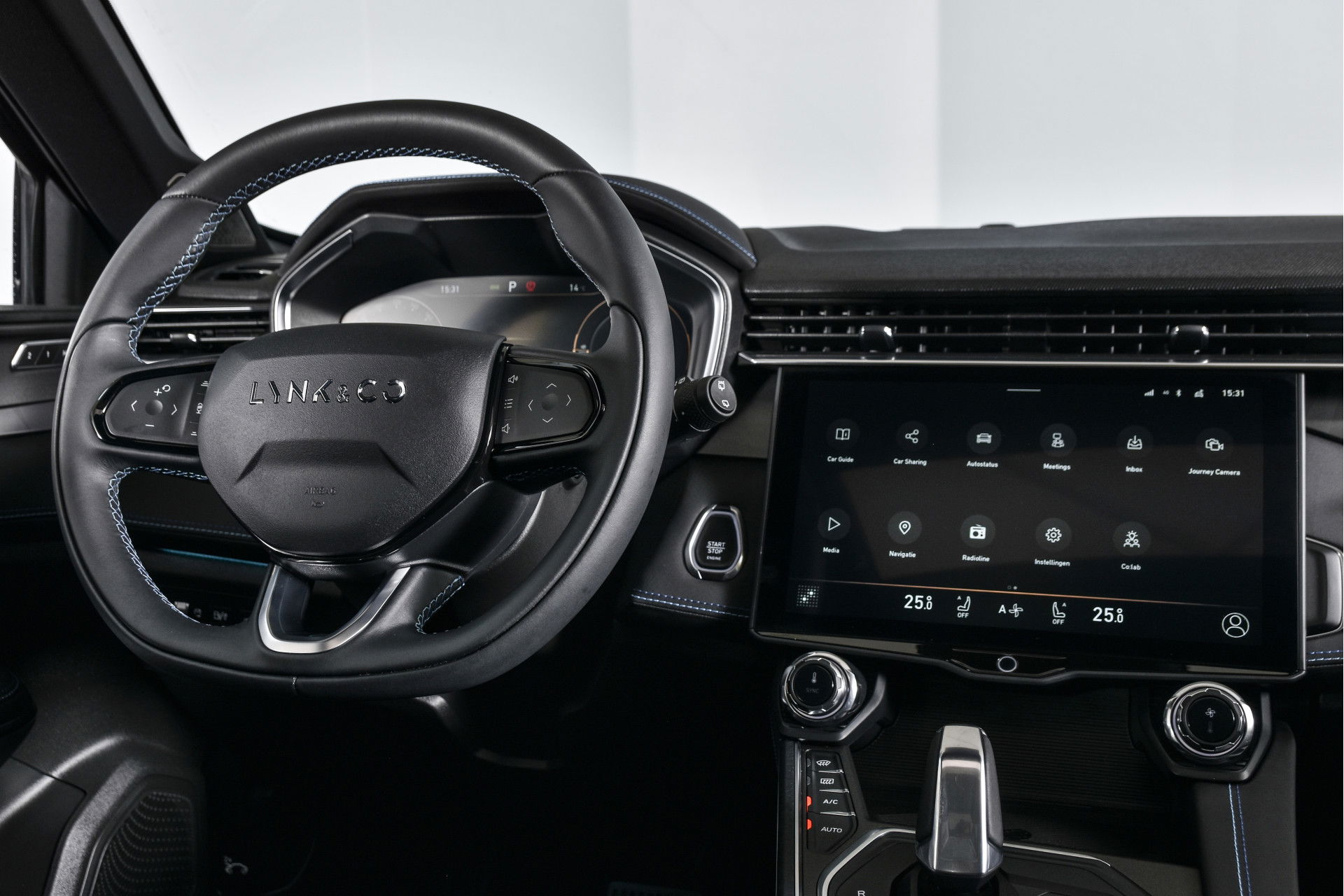 Lynk & Co - 01