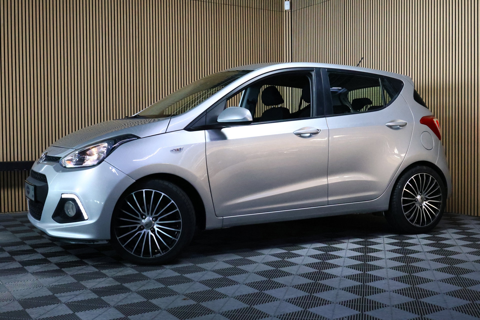 Hyundai 1.0i Comfort 5p. AUTOMAAT AIRCO BT STOELVERWARMING 2016 - foto 9