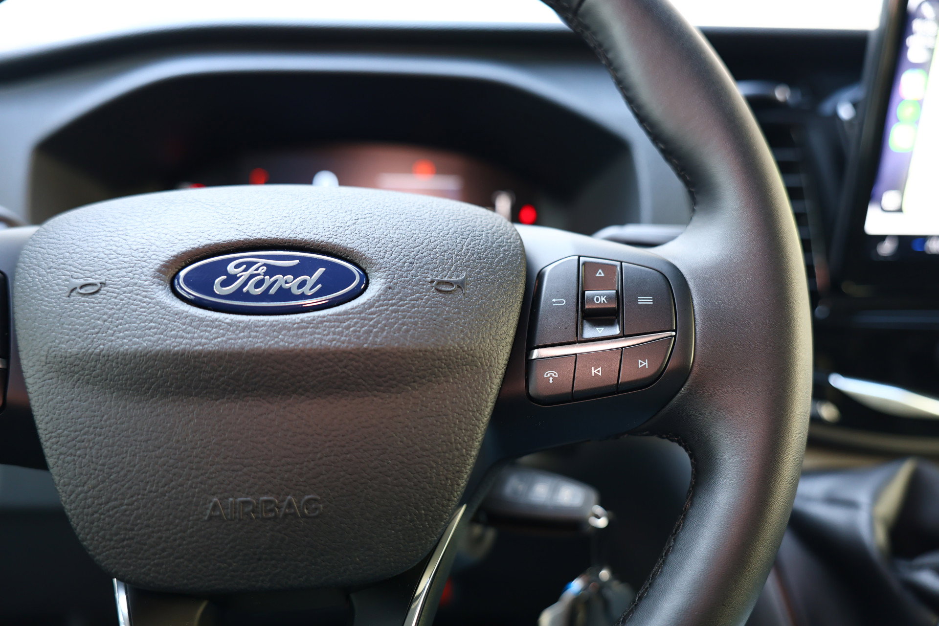 Ford 350 2.0 TDCI L2H2 Model 2025 Trend CARPLAY NAVI ACC TACHO STOELVW THAAK '24 bpm vrij - foto 22