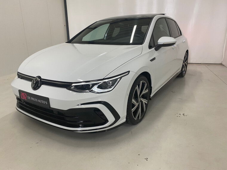 Foto van Volkswagen Golf 1.5 eTSI R-Line Pano ACC IQ Matrix Light Keyless 18 Inch Camera