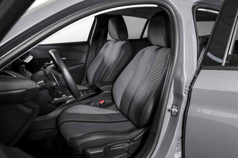 Peugeot - 208