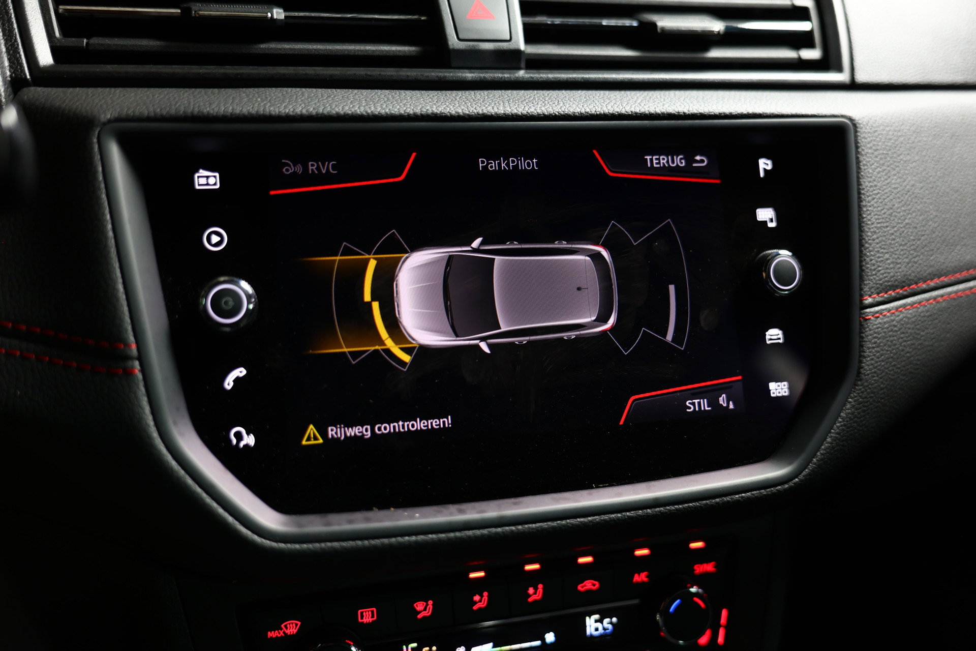 SEAT 1.0 TSI FR NAVI CLIMA CRUISE SFEER BEATS PDC LED CAMERA BT NFC SDP '19 - foto 32