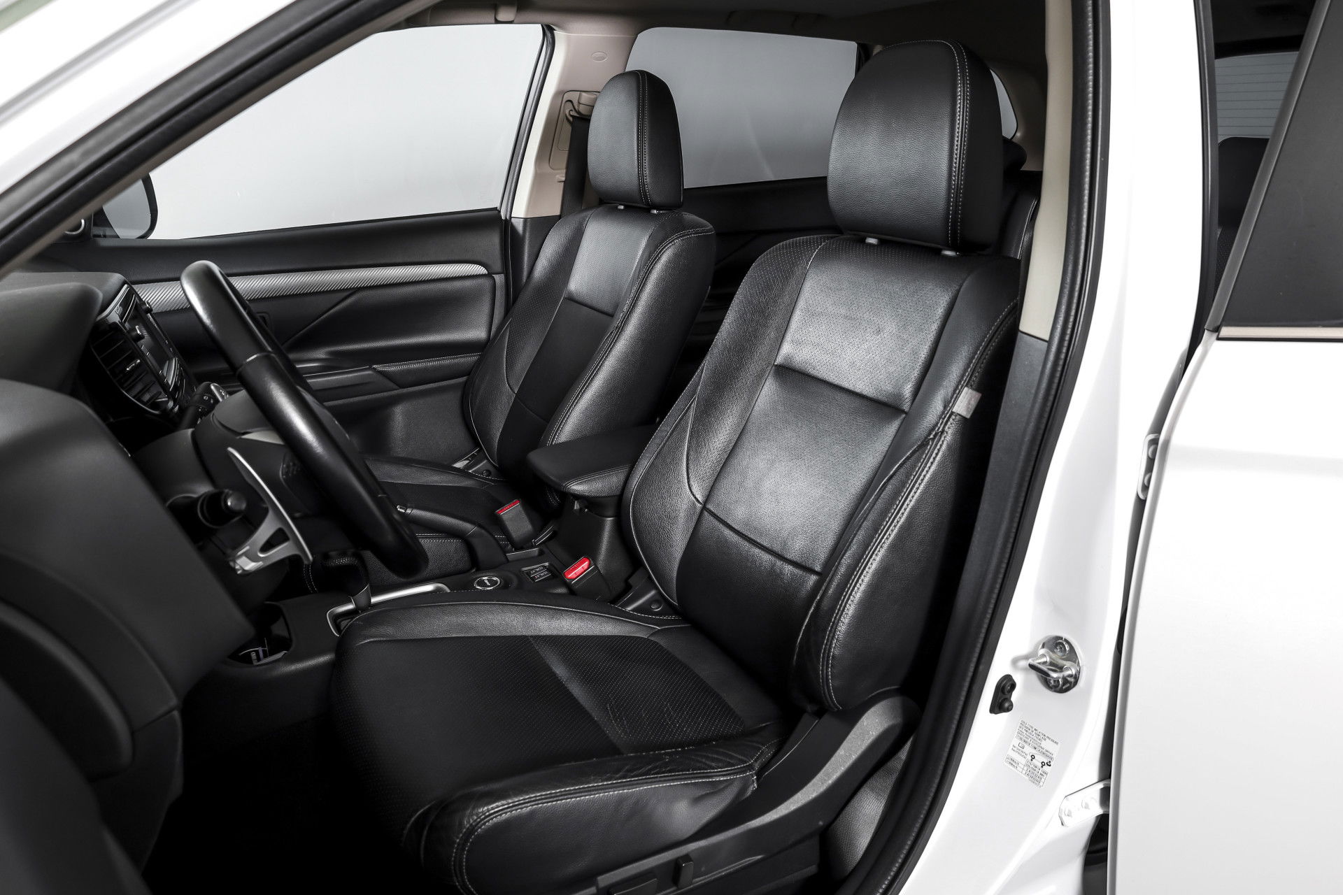 Mitsubishi - Outlander