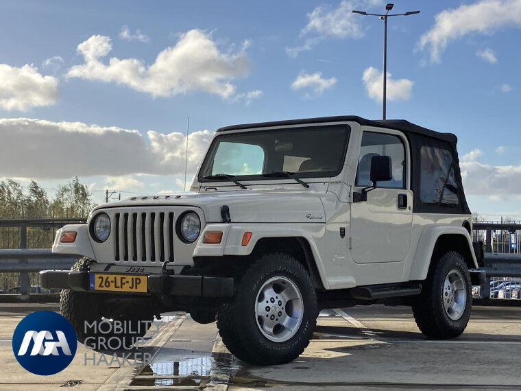 Foto van Jeep Wrangler 4.0i Softtop / One off kind BRUTE / Top staat