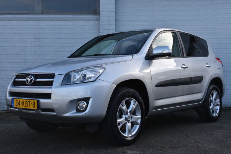 Foto van Toyota RAV4 2.0 VVTi Executive Business Automaat 158Pk
