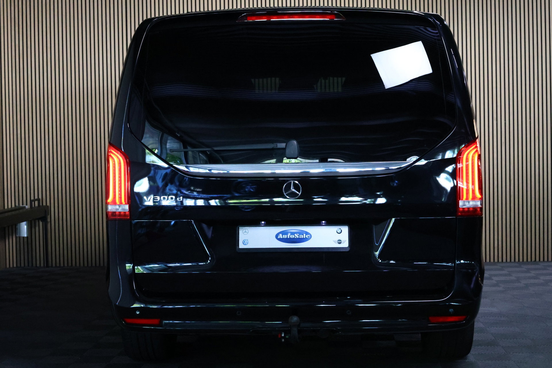 Mercedes-Benz 300d L2 Exclusive AMG Line AVM MEMORY BURMEISTER NAVI CLIMA 360CAM "24 - foto 18
