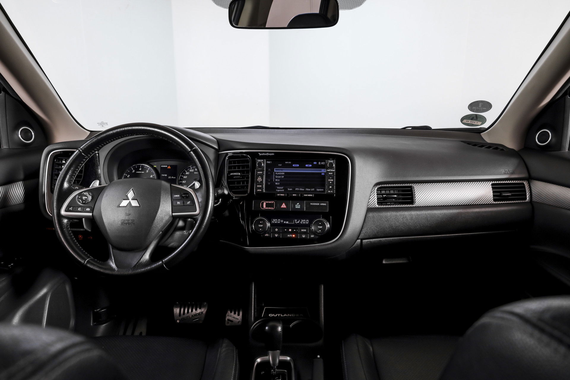 Mitsubishi - Outlander