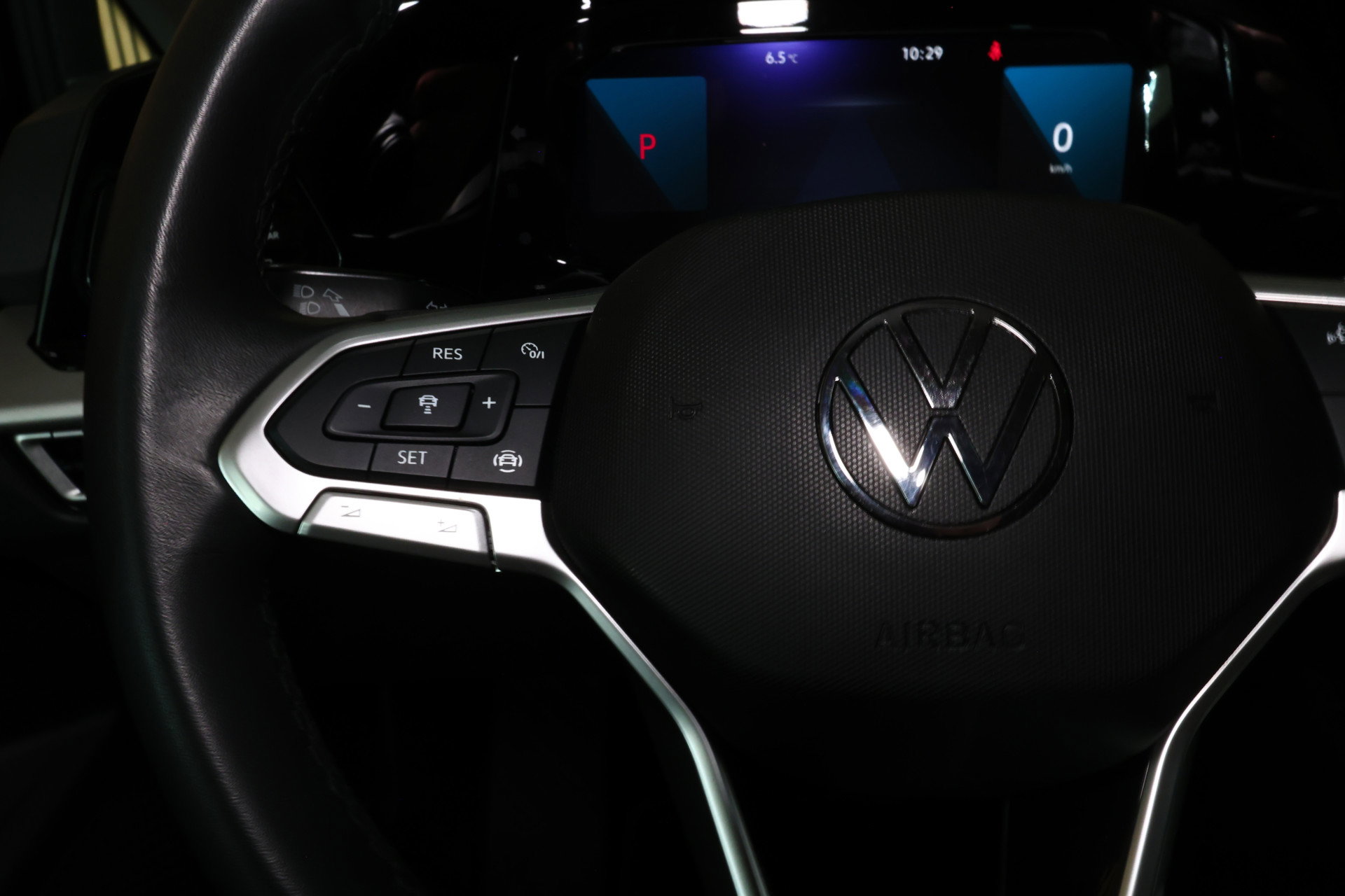 Volkswagen R line 1.0 eTsi AVM ACC CARPLAY CAMERA PDC '24 - foto 14
