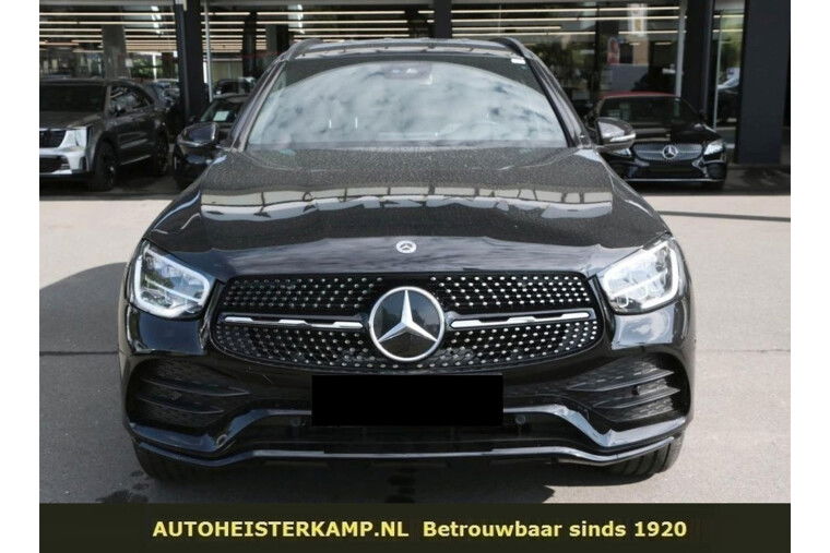 Mercedes-Benz GLC 300de 4MATIC AMG Line Night Pakket Treeplanken Trekhaak 19 Inch LED Navi