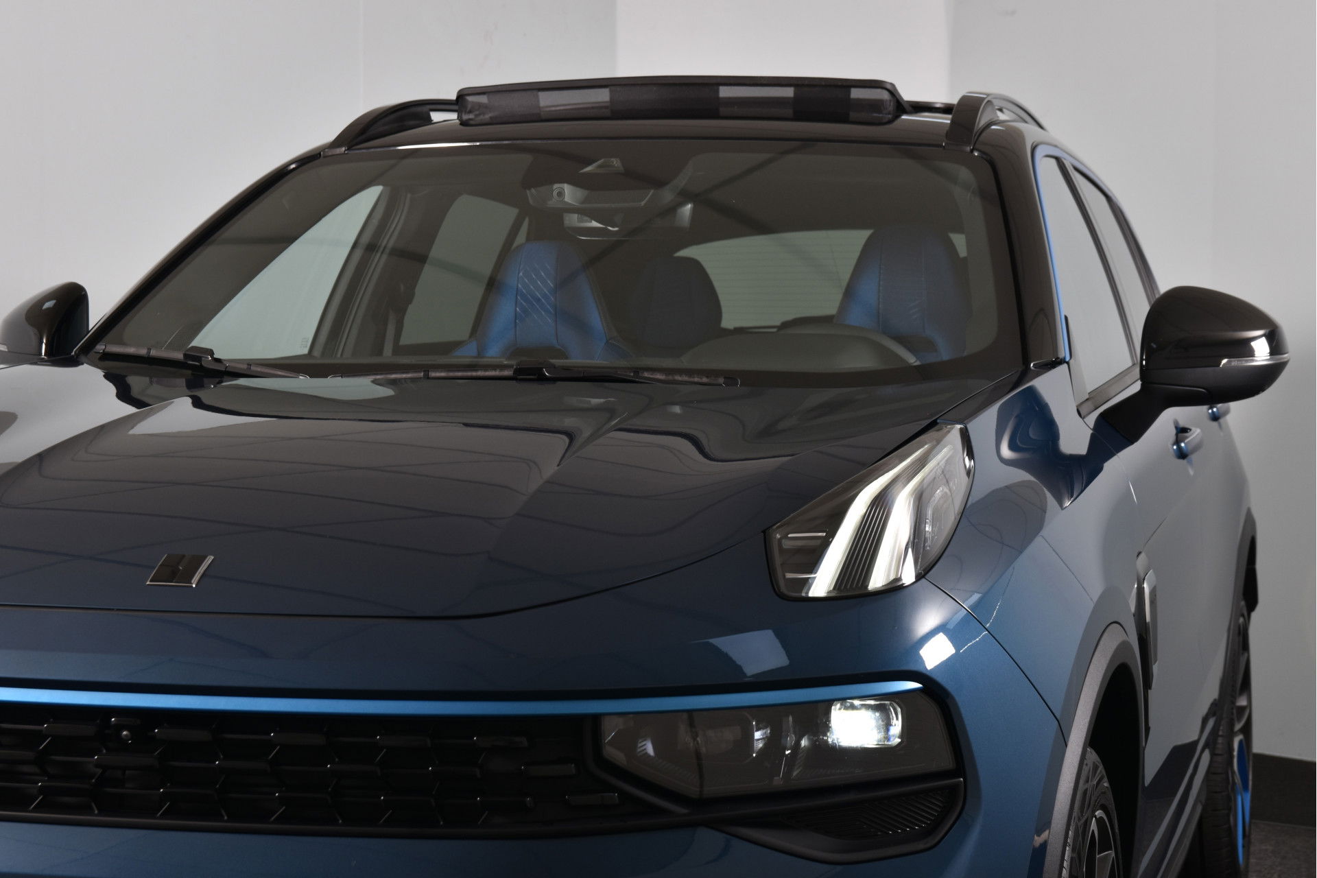 Lynk & Co - 01