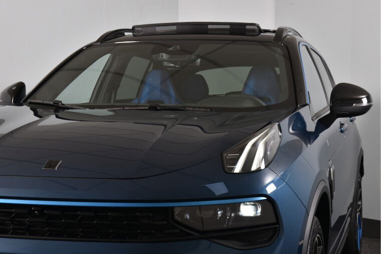 Lynk & Co - 01