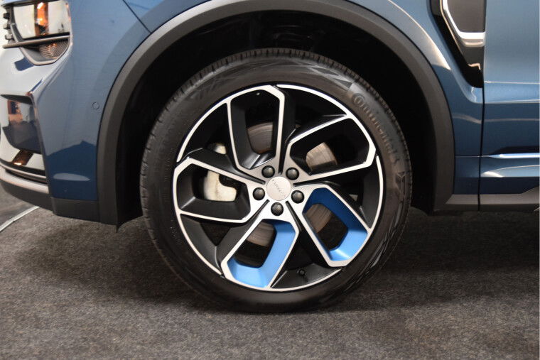 Lynk & Co - 01