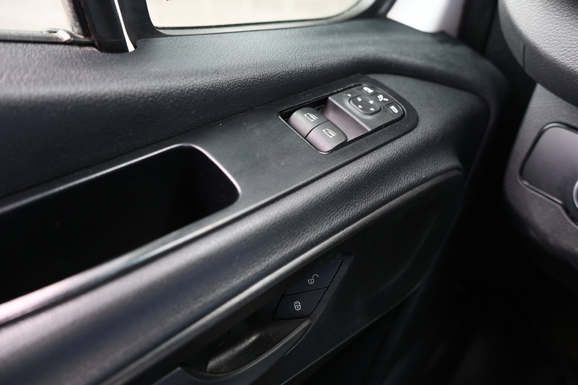 Mercedes-Benz 315 1.9 CDI L1H2 AVM AUTOMAAT AIRCO KEYLESS START CRUISE BT EX BTW! - foto 16