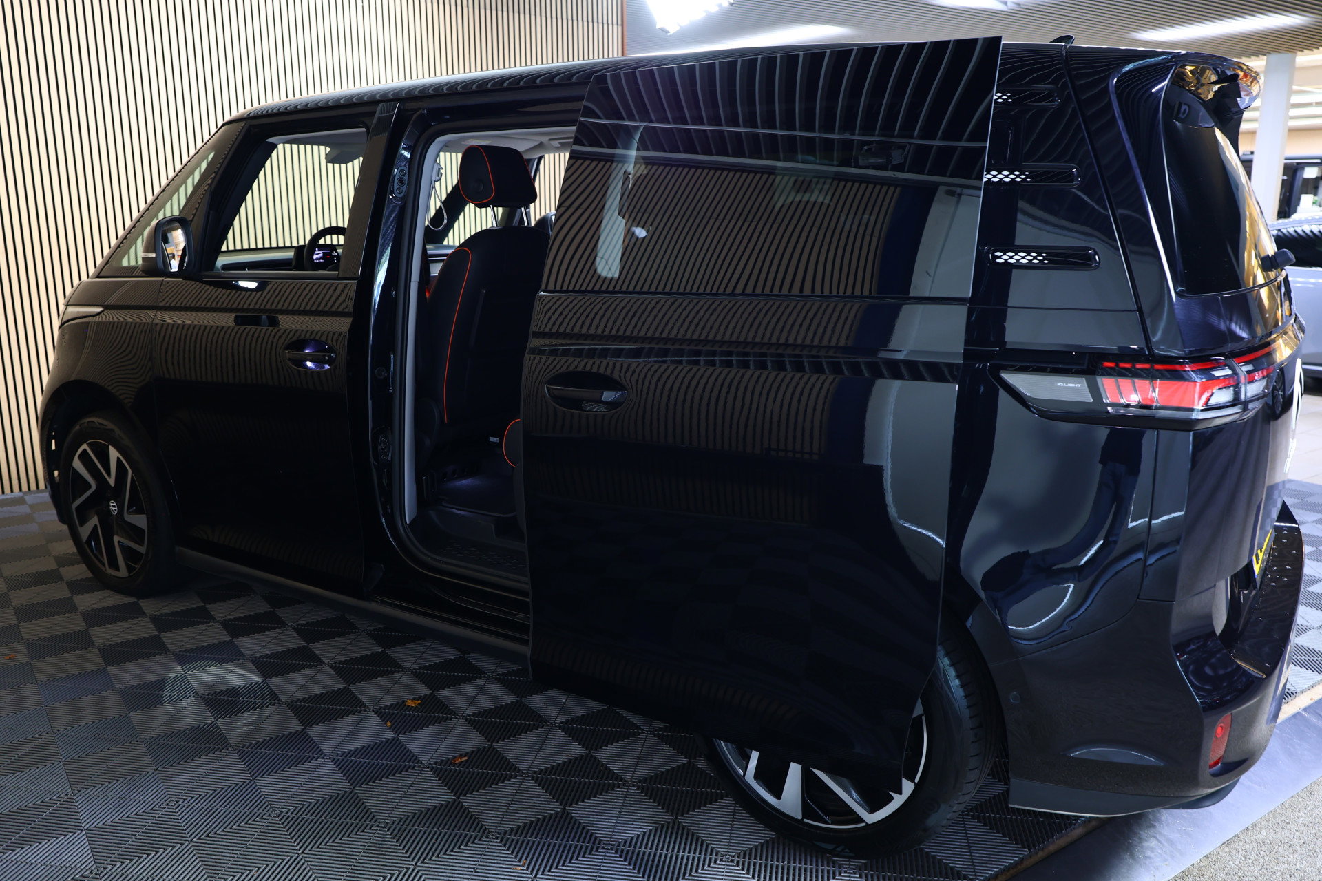 Volkswagen 1st Max 77kWh BTW | Elek. Deuren | Leder | 360° | Trekhaak - foto 50