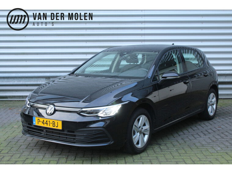 Foto van Volkswagen Golf 1.0 TSI 111pk Life NL-Auto NAP