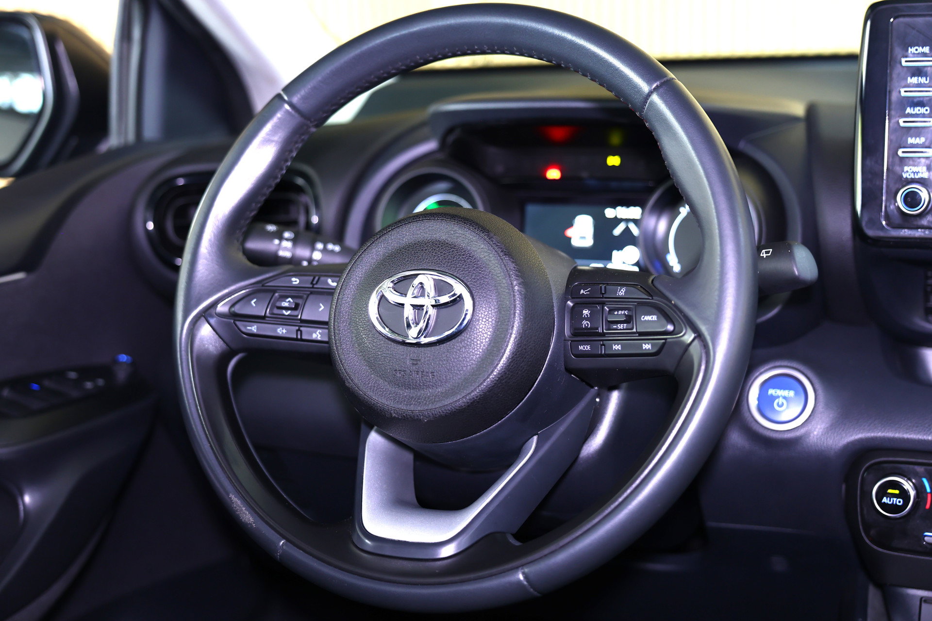 Toyota 1.5 Hybrid Business Plus AUTOM CLIMA CAMERA CRUISE CARPLAY LANE STOELVW '23 - foto 29