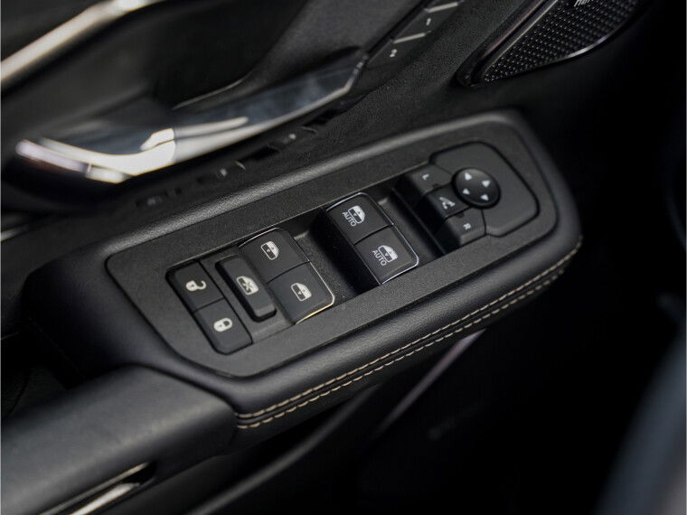 Elektrisch bedienbare portierramen