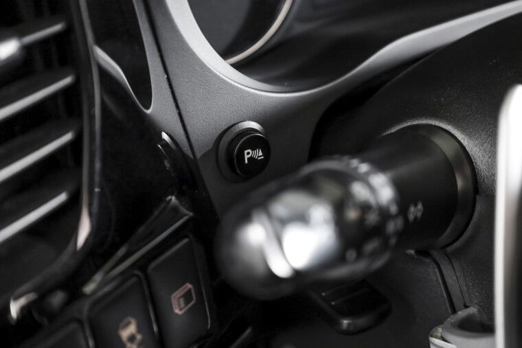 Mitsubishi - Outlander