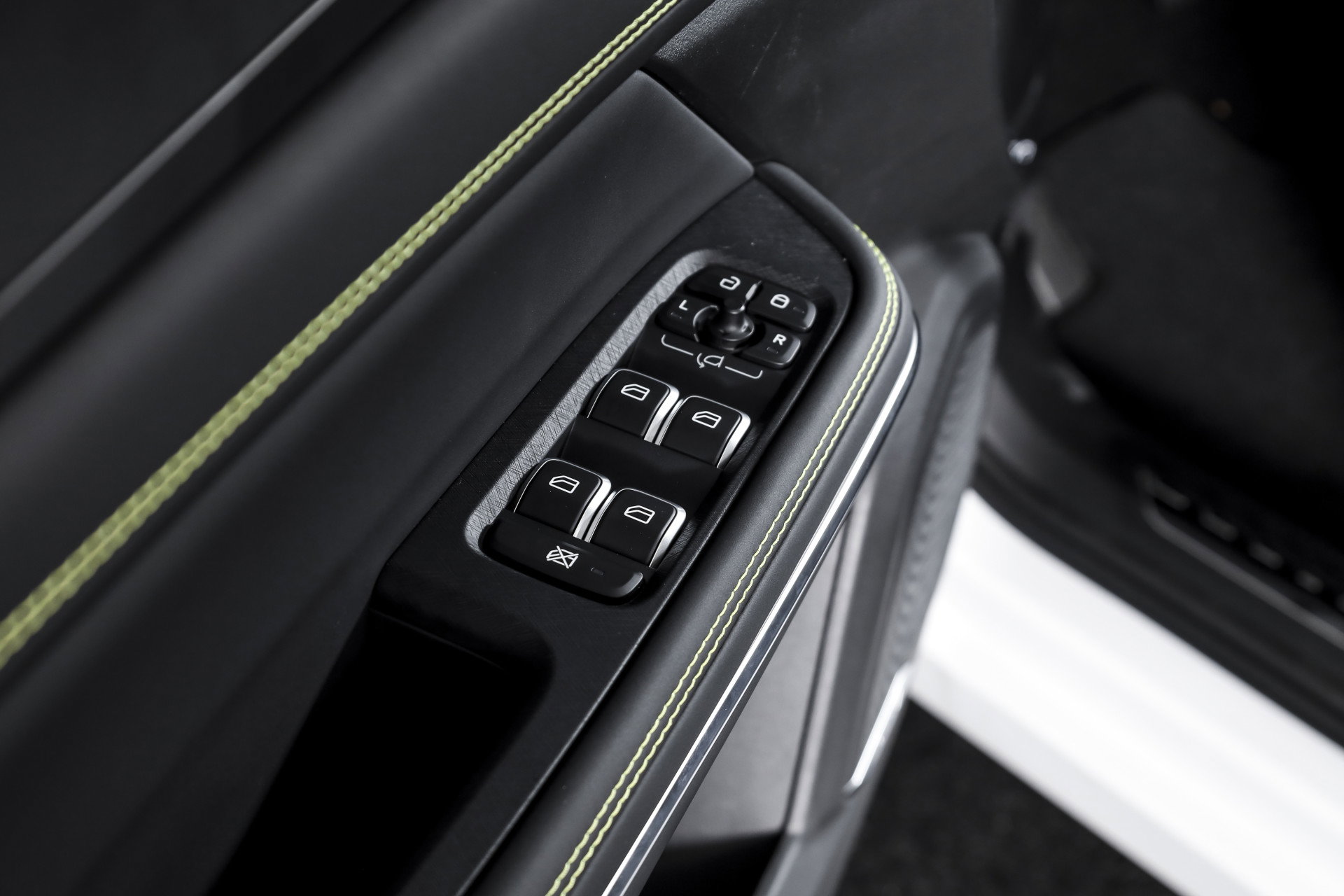 Lynk & Co - 01