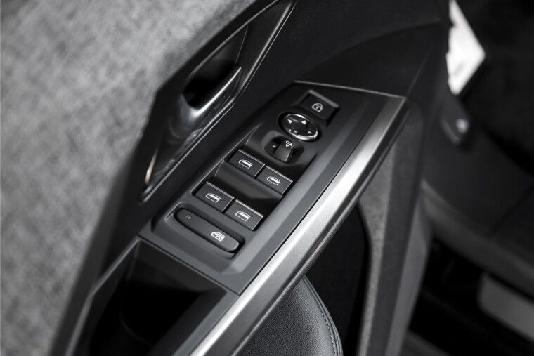 Peugeot - 3008
