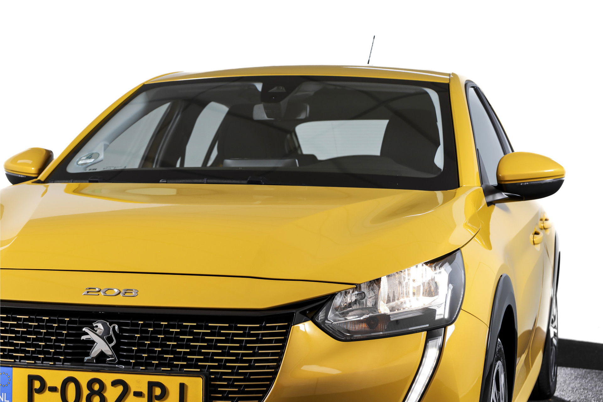 Peugeot - e-208