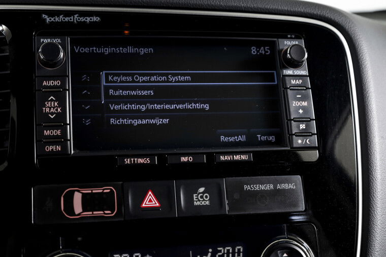 Mitsubishi - Outlander