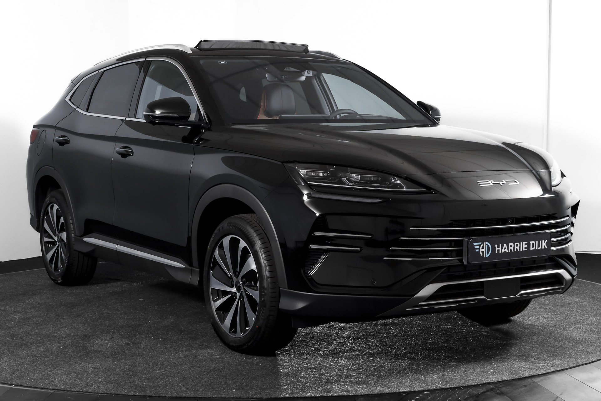 BYD - SEAL U