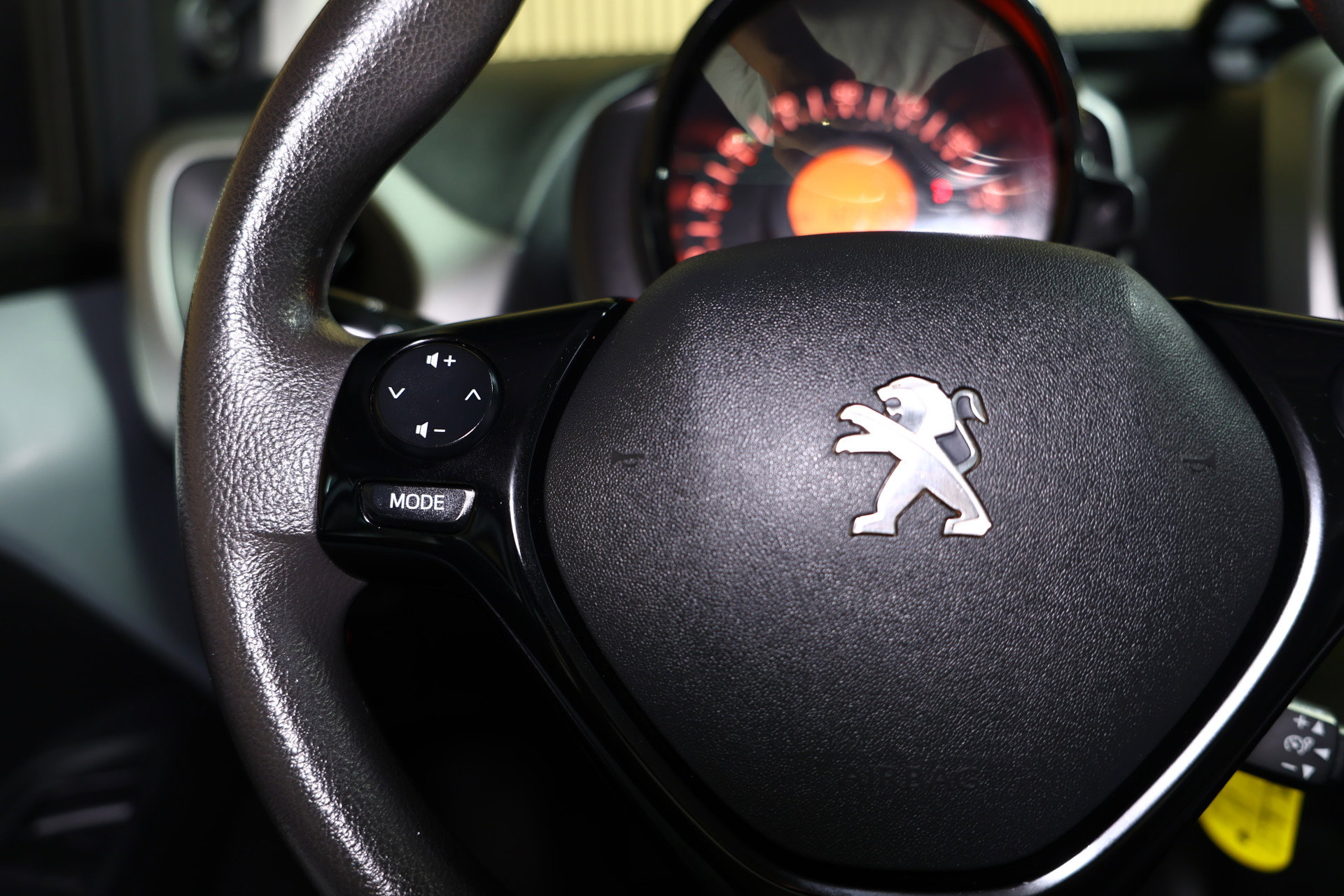 Peugeot 1.2 Puretech Allure CABRIO TOP NAVIGATIE CARPLAY AIRCO A. CAMERA 2018 - foto 17