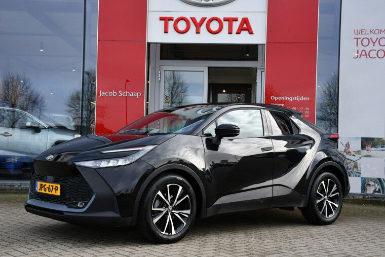 Foto van Toyota C-HR 1.8 Hybrid 140 Dynamic Limited Automaat 140pk