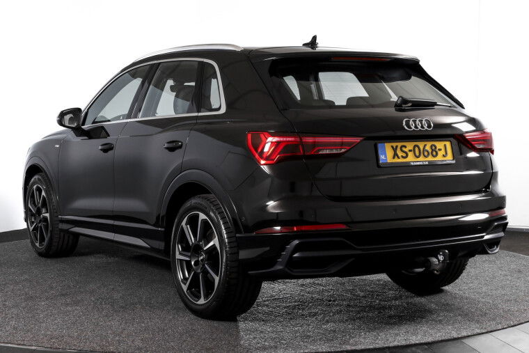 Audi - Q3