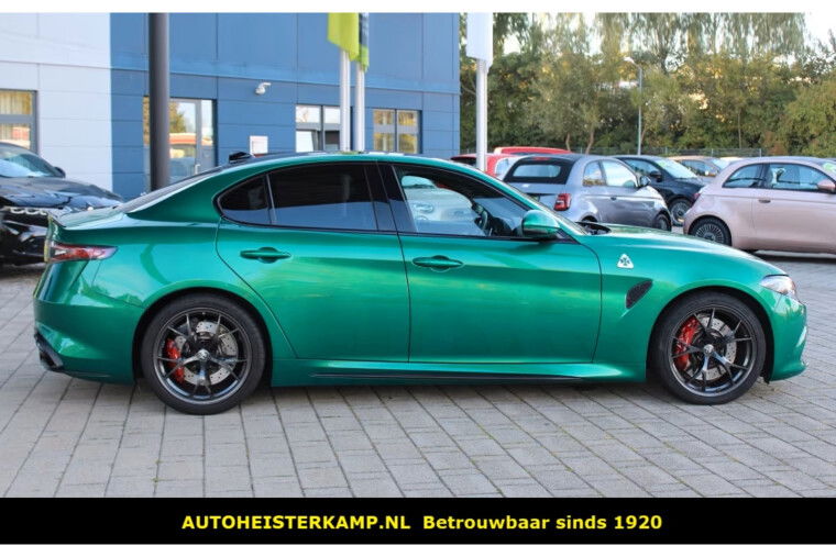 Alfa Romeo Giulia 2.9 V6 Quadrifoglio 510 PK Carbonstoelen Sportuitlaat Rijassistentie Pakket