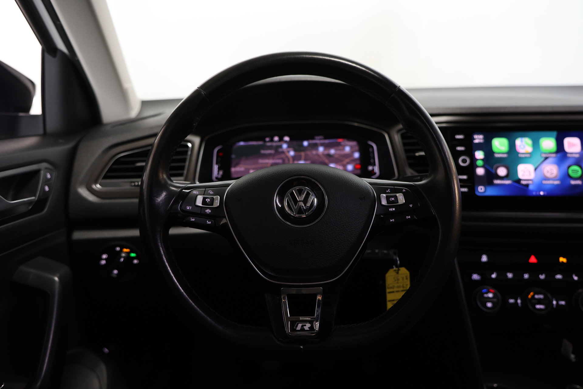 Volkswagen 1.0 TSI R-Line CLIMA VIRTUAL PDC CARPLAY CAMERA PANO LANE+FRONT Ass. '19 - foto 25