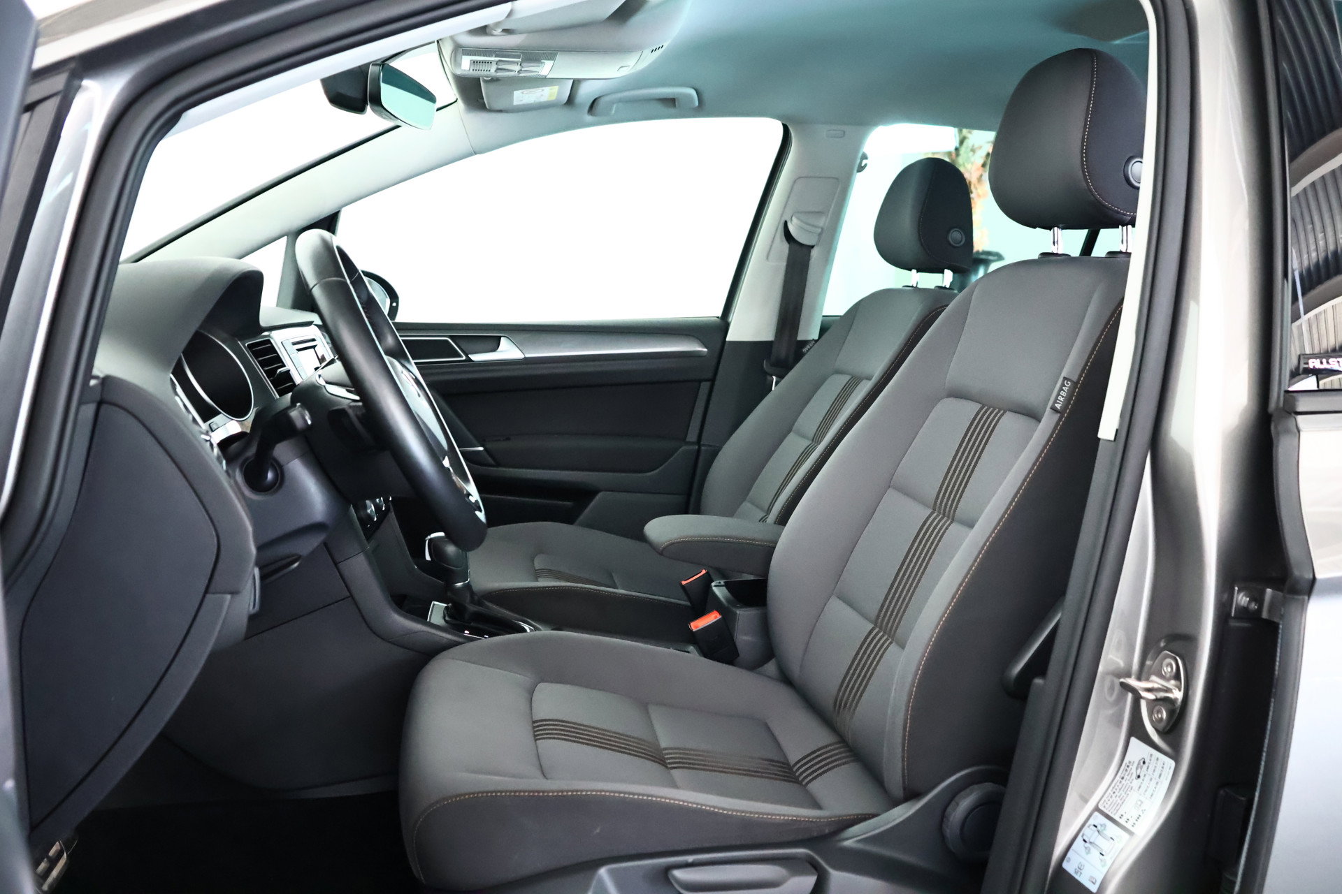 Volkswagen Golf SportsVan