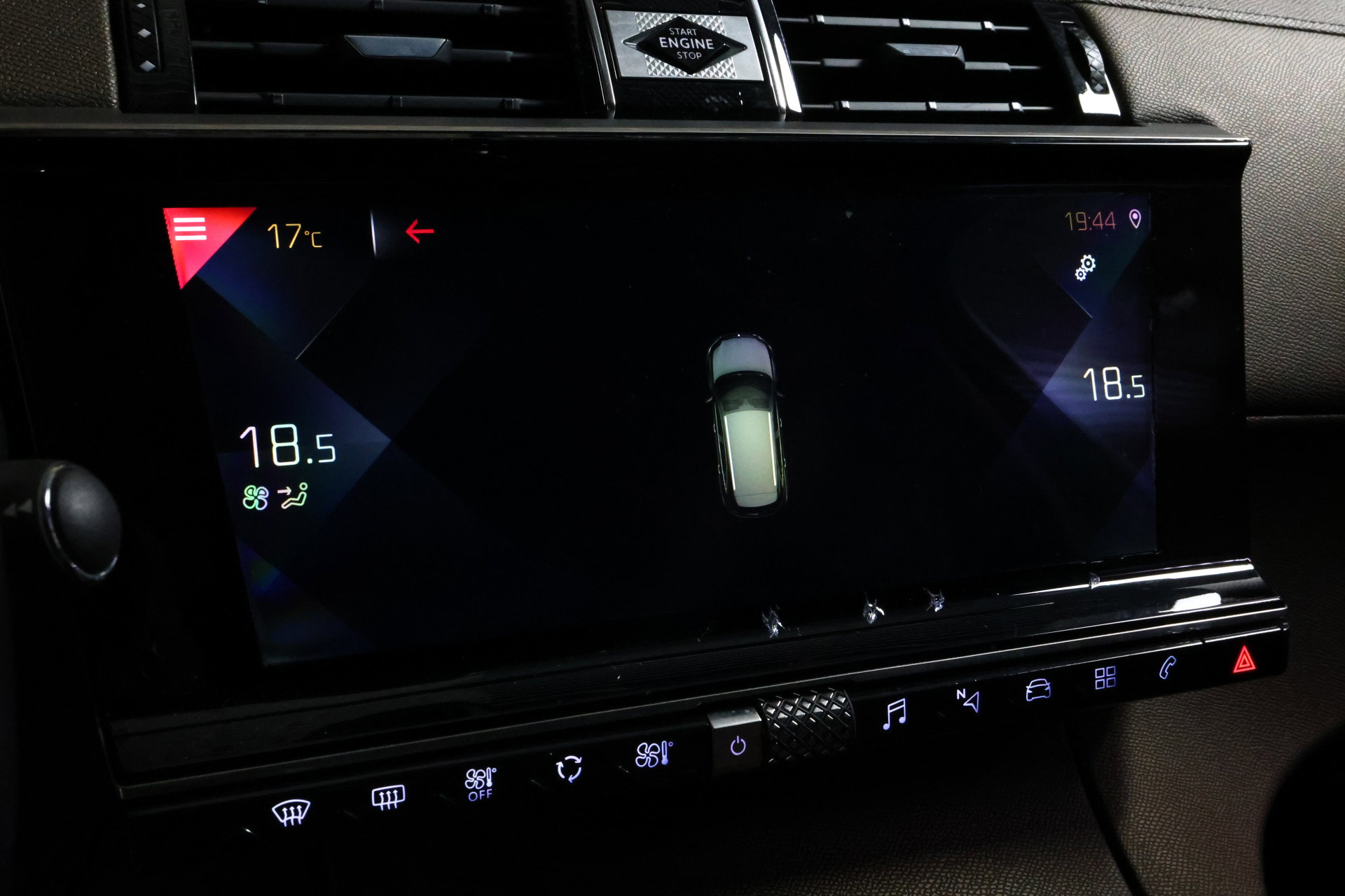 DS Crossback 1.6 PureTech Be Chic AVM AUTOM NAVI CLIMA CARPLAY CRUISE '20 - foto 23